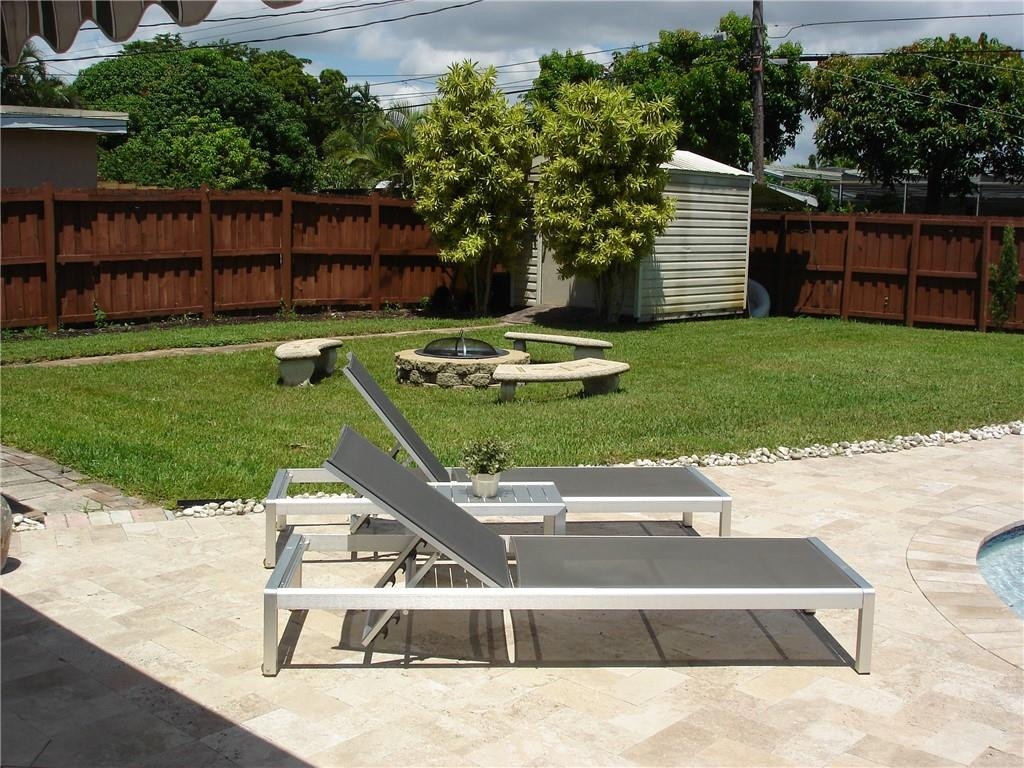 4225 Jackson Street Hollywood, FL 33021 - Photo 10 of 25 a view of a backyard with a sitting area