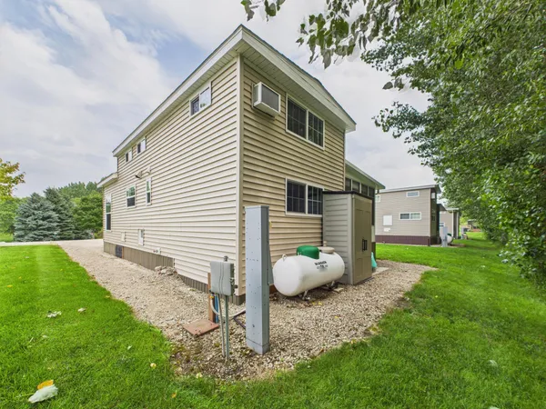 $105,000 | 20965 South Lakeshore Drive, Unit 10, Glenwood, MN 56334