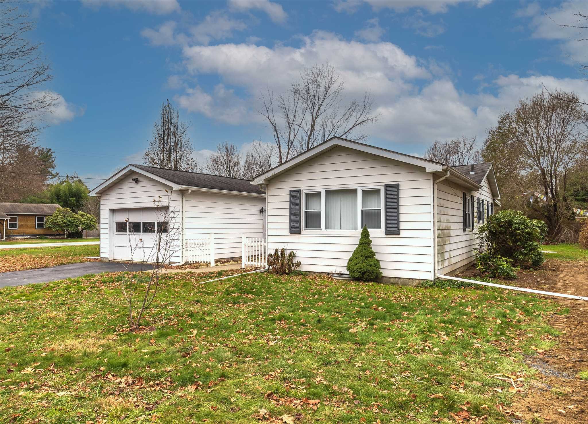 6 McGrath Terrace Fishkill, NY 12524 - Photo 4 of 38 a front view of a house with yard