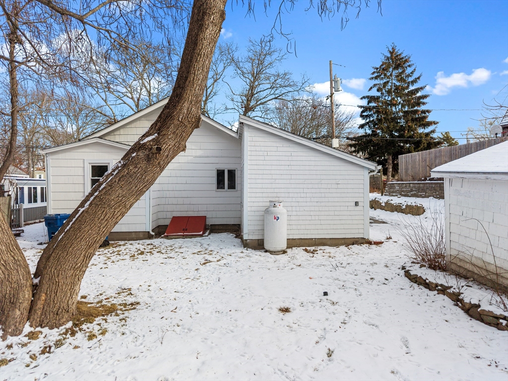 2 Oakdale Street Wareham, MA 02571 - Photo 4 of 33 a backyard of a house