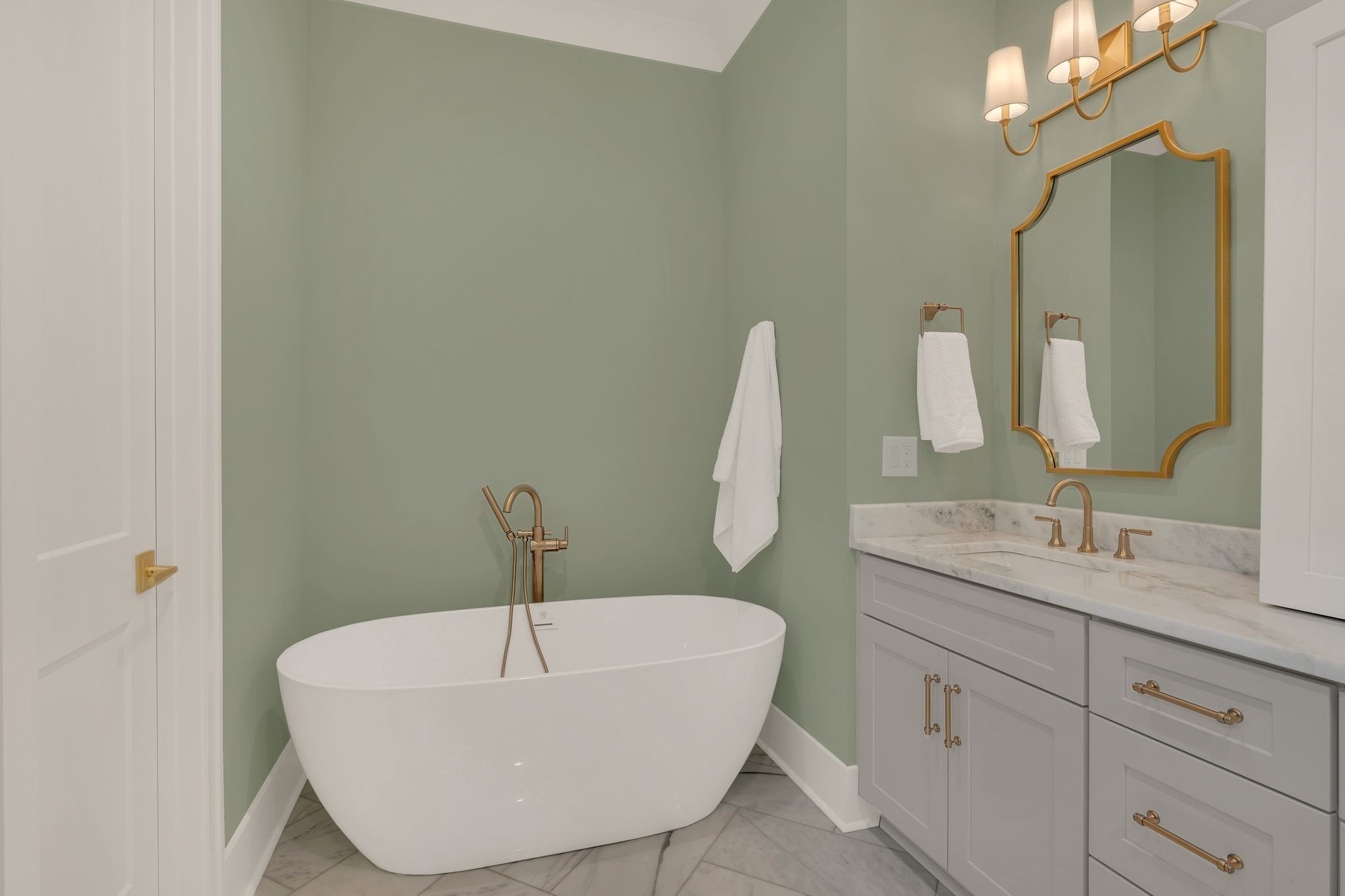 5441 Wakefield Drive Nashville, TN 37220 - Photo 30 of 72 a bathroom with a sink and a mirror