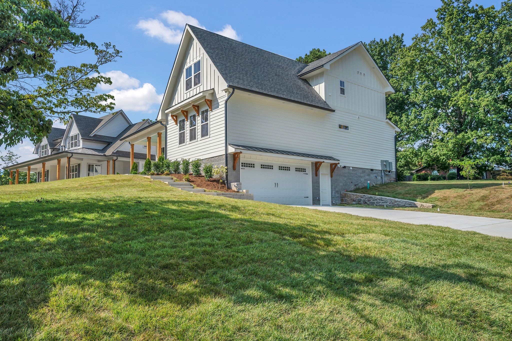 5441 Wakefield Drive Nashville, TN 37220 - Photo 57 of 72 a front view of house with yard