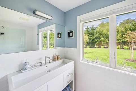 $2,695,000 | 3 Conrad Road, Shelter Island, NY 11964