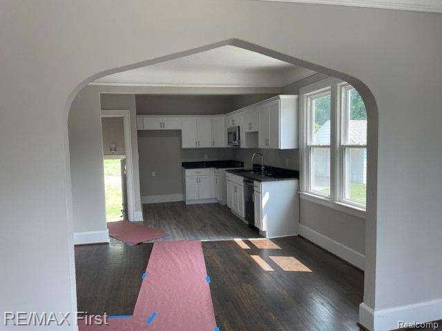 7271 Stephens Road Center Line, MI 48015 - Photo 10 of 16 Gallery Image 10