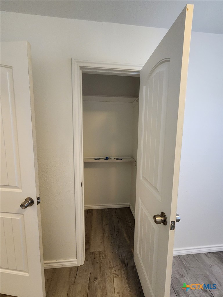 601 South Davis Street Belton, TX 76513 - Photo 5 of 11