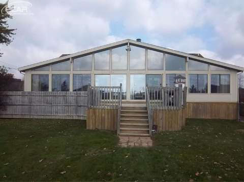 20424143-2.JPG