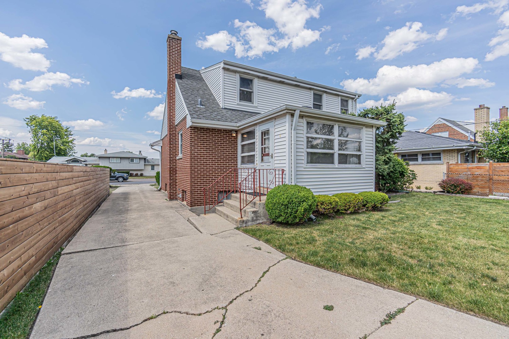 1001 Oakton Street Park Ridge, IL 60068 - Photo 28 of 33 a front view of a house with garden