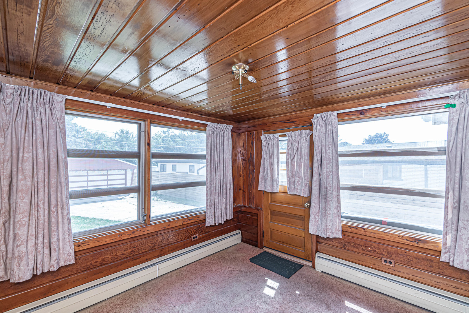 1001 Oakton Street Park Ridge, IL 60068 - Photo 10 of 33 a view of an empty room and window