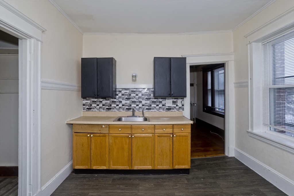 228 Belmont Avenue Springfield, MA 01108 - Photo 15 of 40