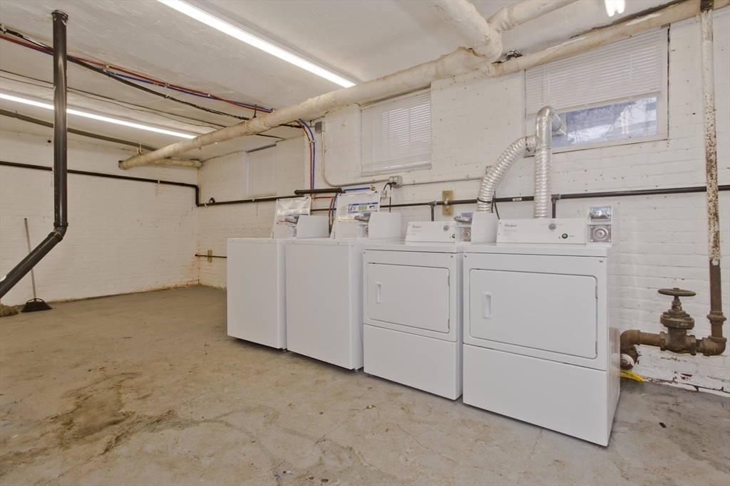 228 Belmont Avenue Springfield, MA 01108 - Photo 33 of 40