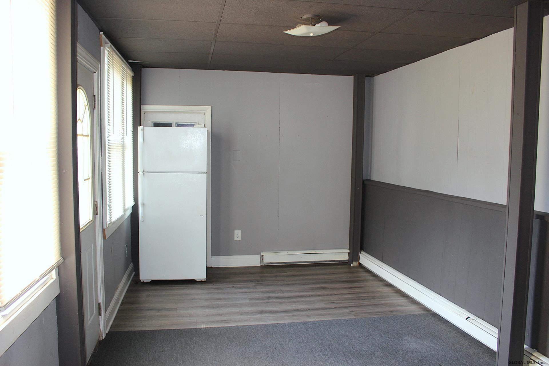 406 Perry Street Schenectady, NY 12306 - Photo 19 of 33 Photo 19