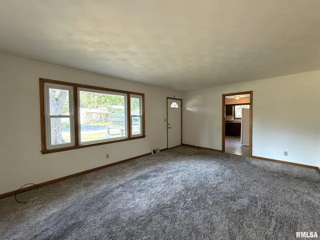 $144,900 | 1501 Bridge Avenue, Galesburg, IL 61401