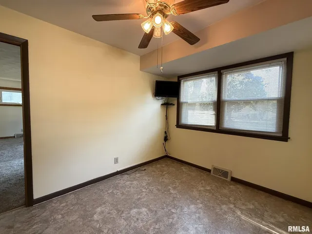 $144,900 | 1501 Bridge Avenue, Galesburg, IL 61401