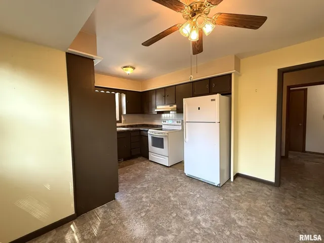 $144,900 | 1501 Bridge Avenue, Galesburg, IL 61401