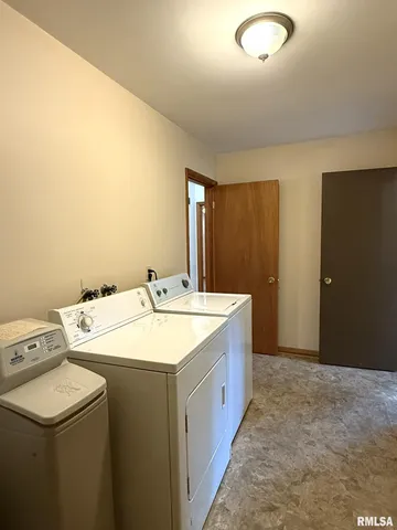 $144,900 | 1501 Bridge Avenue, Galesburg, IL 61401