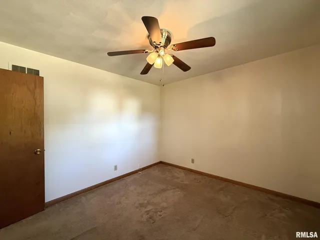 $144,900 | 1501 Bridge Avenue, Galesburg, IL 61401