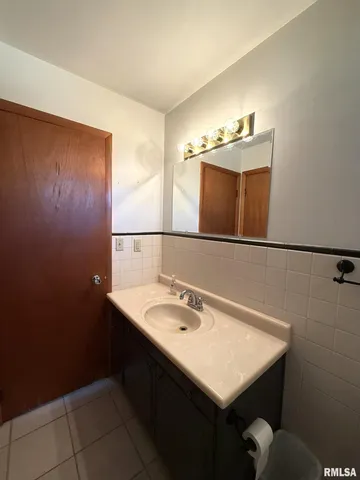 $144,900 | 1501 Bridge Avenue, Galesburg, IL 61401