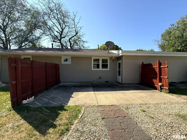 $144,900 | 1501 Bridge Avenue, Galesburg, IL 61401