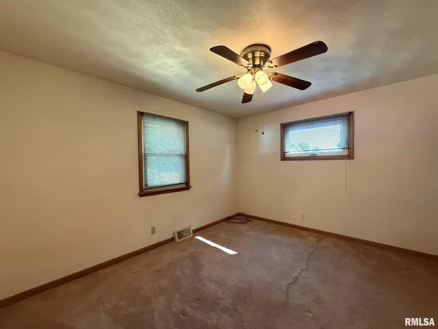 $144,900 | 1501 Bridge Avenue, Galesburg, IL 61401