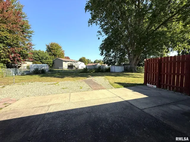 $144,900 | 1501 Bridge Avenue, Galesburg, IL 61401