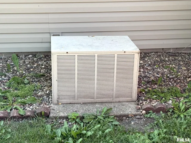 $144,900 | 1501 Bridge Avenue, Galesburg, IL 61401