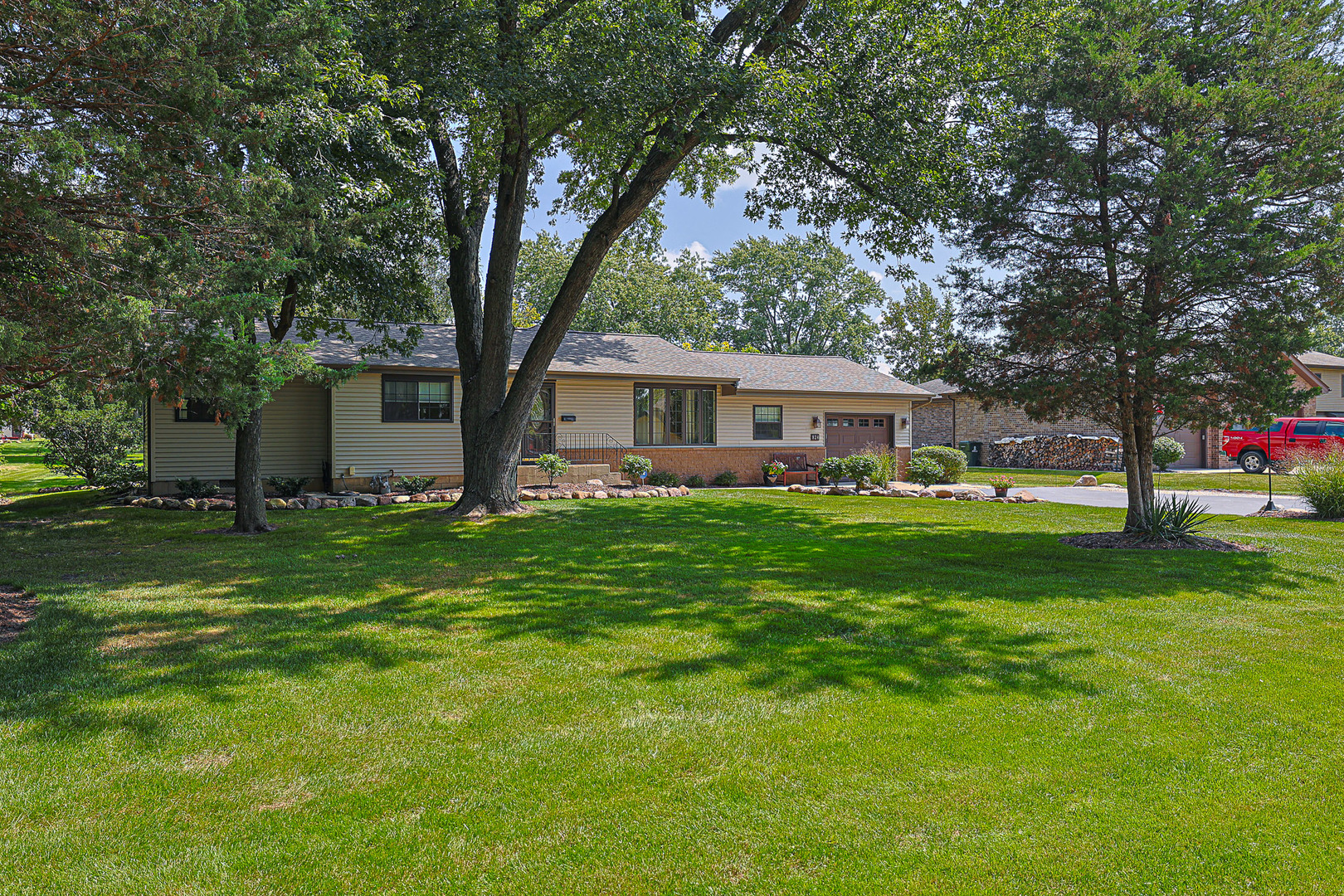 824 Ogden Road New Lenox, IL 60451 - Photo 1 of 30 Gallery Image 1