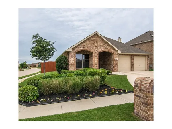 $2,750 | 15513 Landing Creek Lane, Fort Worth, TX 76262