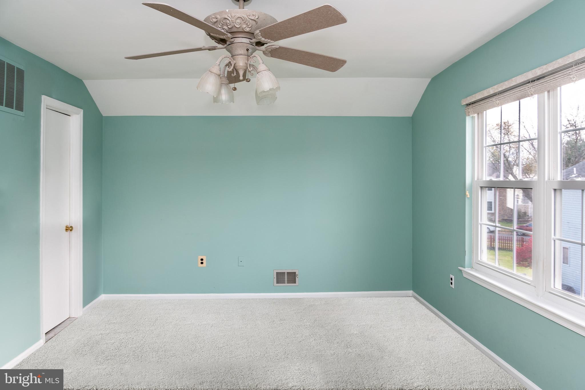 19 Geraldine Road Hightstown, NJ 08520 - Photo 15 of 38