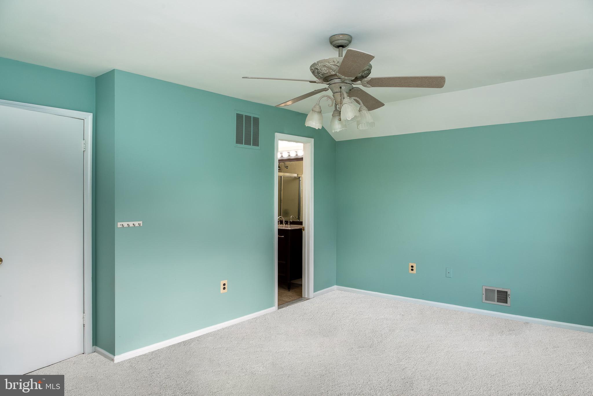 19 Geraldine Road Hightstown, NJ 08520 - Photo 16 of 38