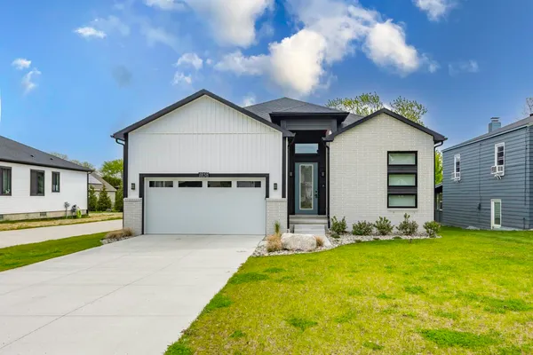 $865,000 | 1858 Upland Drive, Ann Arbor, MI 48105