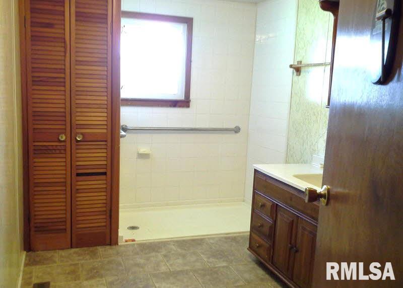 21922 Shawneetown Road Thompsonville, IL 62890 - Photo 15 of 26 Gallery Image 15