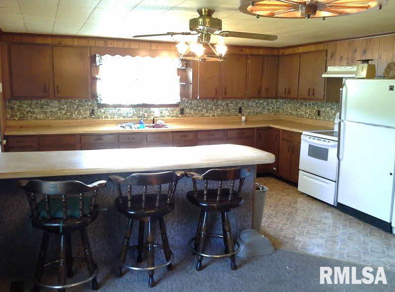21922 Shawneetown Road Thompsonville, IL 62890 - Photo 9 of 26 Gallery Image 9