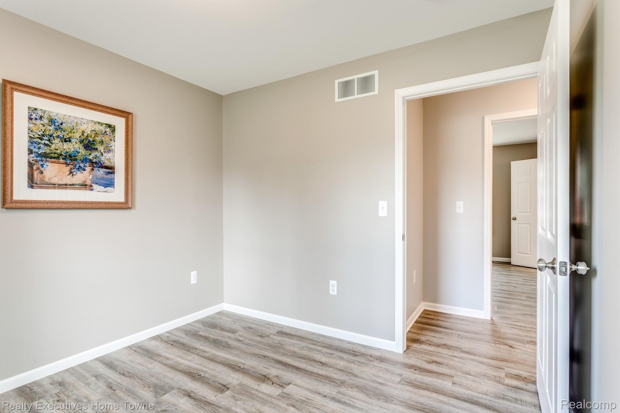 6324 State Road Fort Gratiot, MI 48059 - Photo 23 of 34 6324 State Rd 2 (8 of 12).jpg