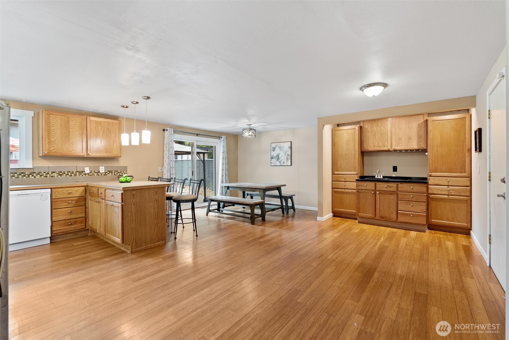 14116 Southeast 144th Street Renton, WA 98059 - Photo 8 of 35