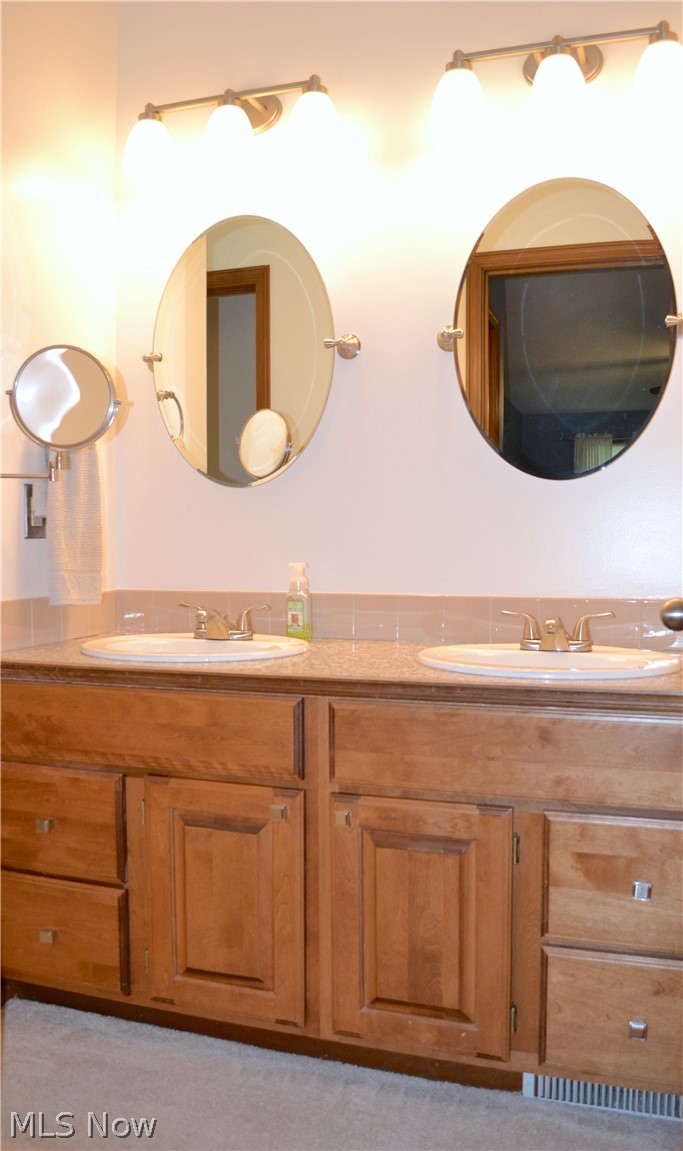 19155 West Middletown Road Beloit, OH 44609 - Photo 12 of 28 Master bathroom double vanity