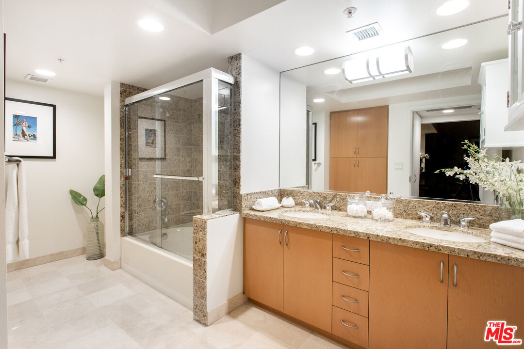 13700 Marina Pointe Drive, Unit 1414 Marina del Rey, CA 90292 - Photo 14 of 48