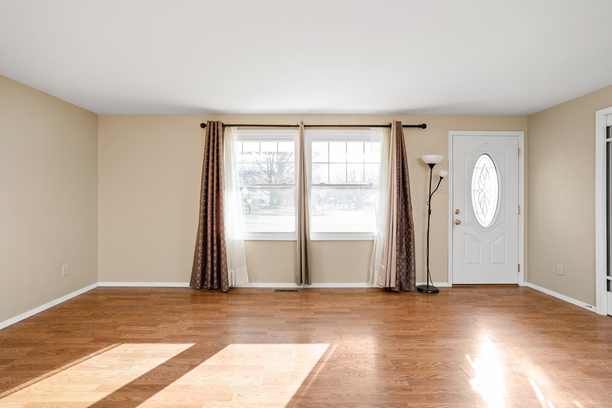 7444 Harcourt Road Indianapolis, IN 46260 - Photo 5 of 30 Gallery Image 5