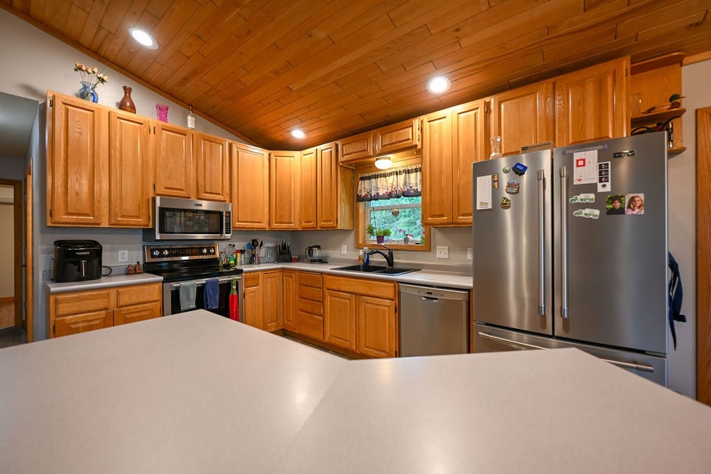 109 Laker Drive Shell Lake, WI 54871 - Photo 8 of 44 Gallery Image 8