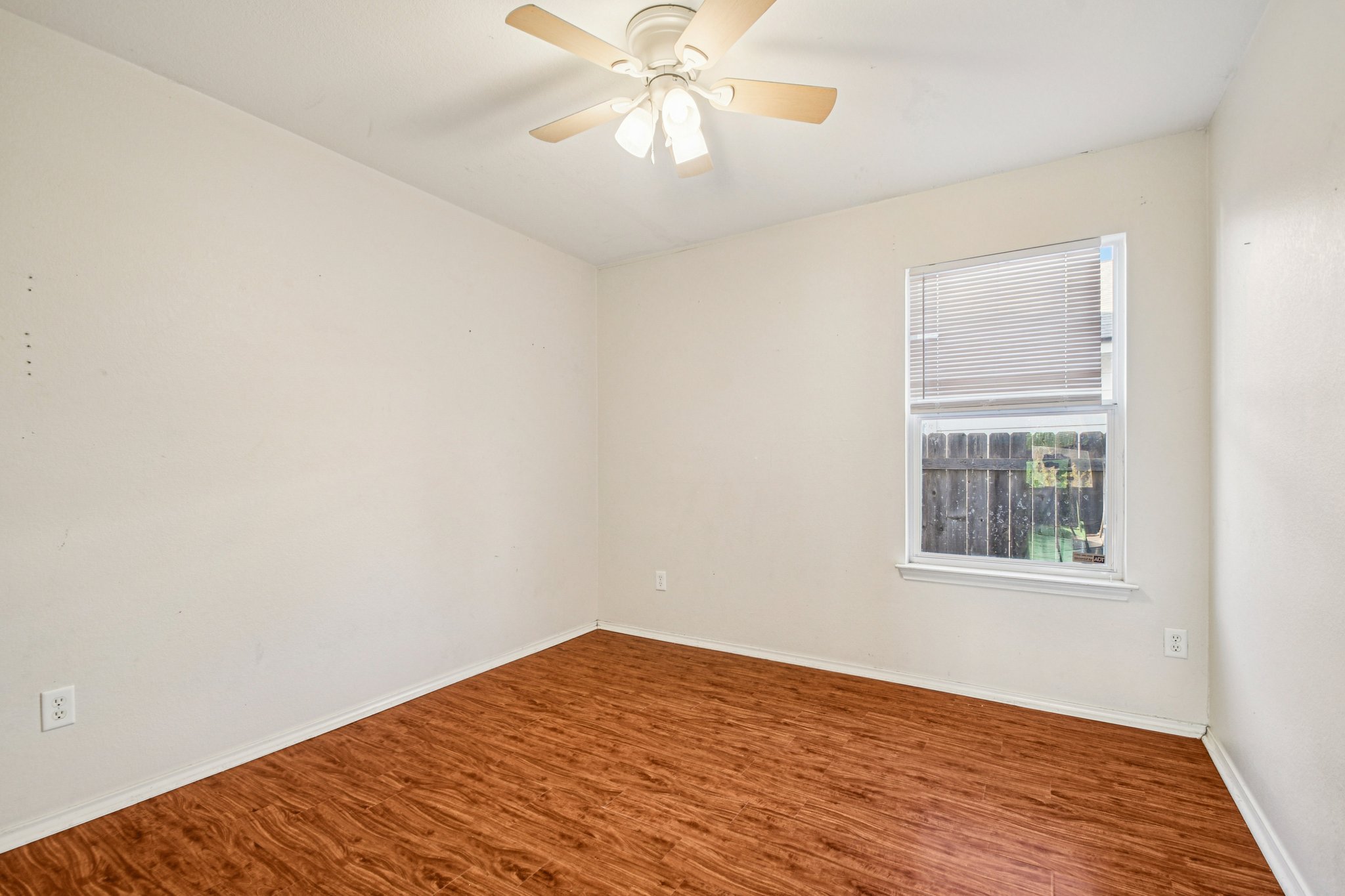 100 Kendall Cove Elgin, TX 78621 - Photo 19 of 23 Third bedroom