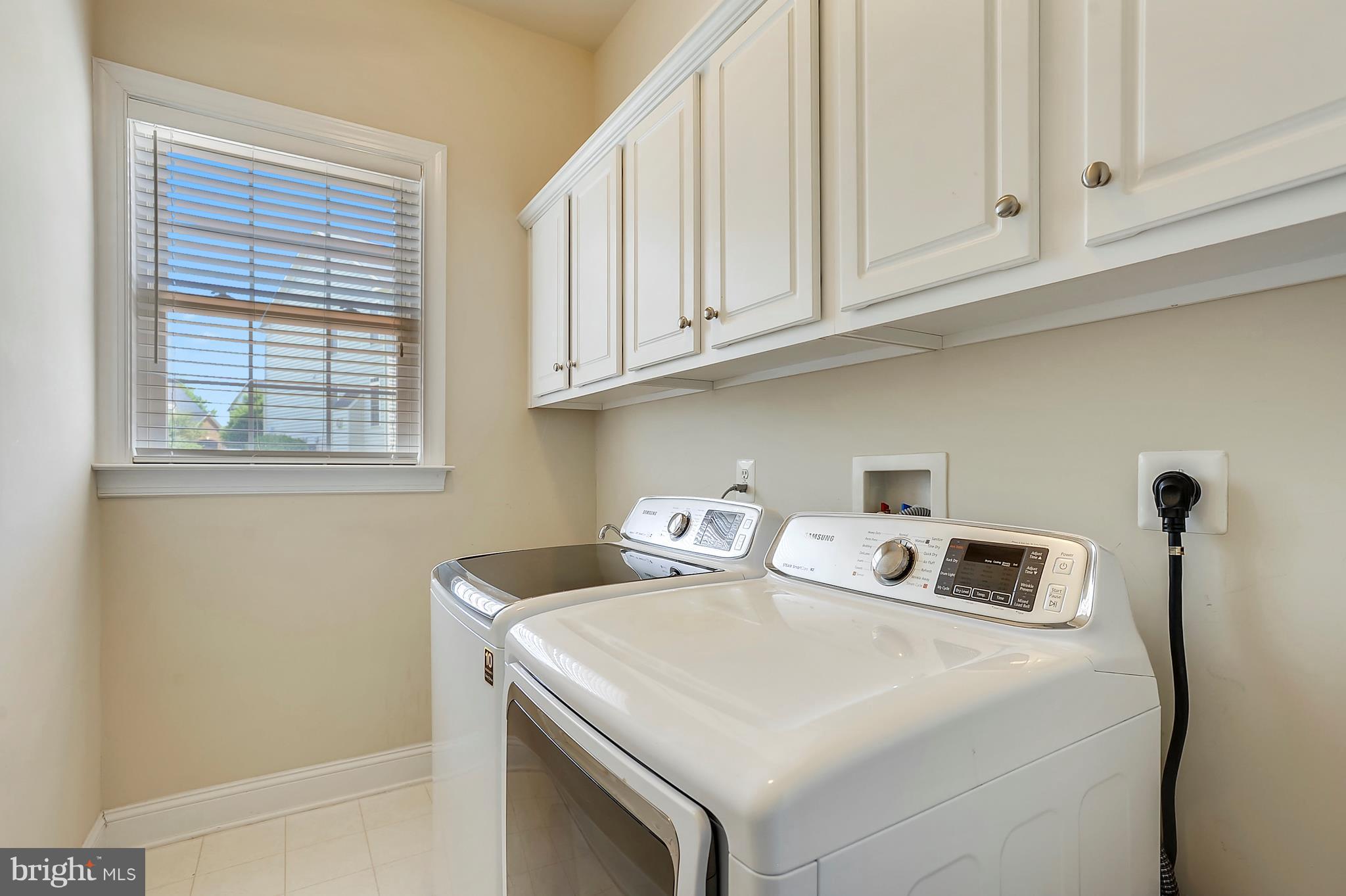 4855 Muddler Way Fairfax, VA 22030 - Photo 15 of 30 a utility room with dryer and washer
