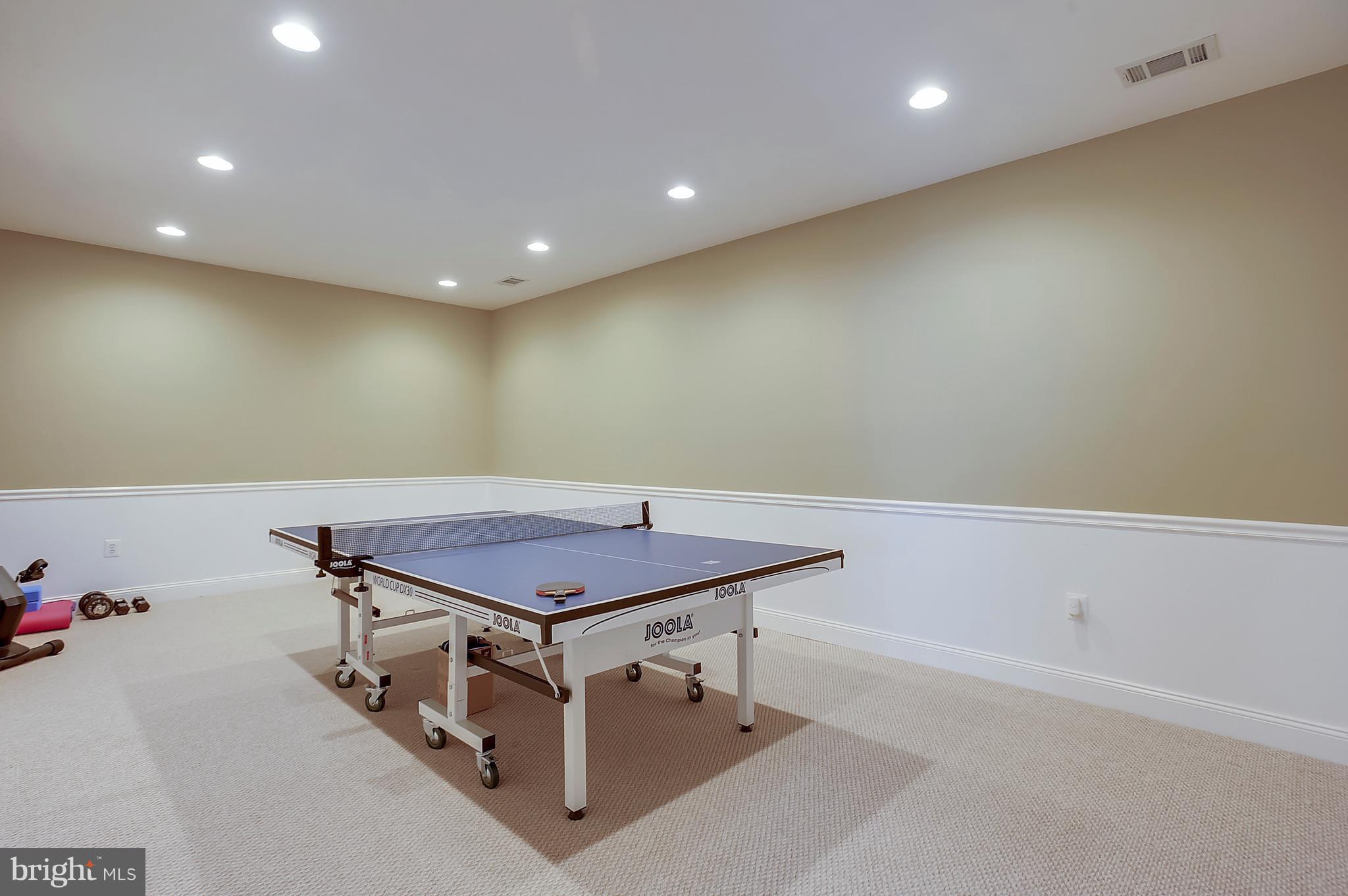 4855 Muddler Way Fairfax, VA 22030 - Photo 26 of 30 a room with furniture and window