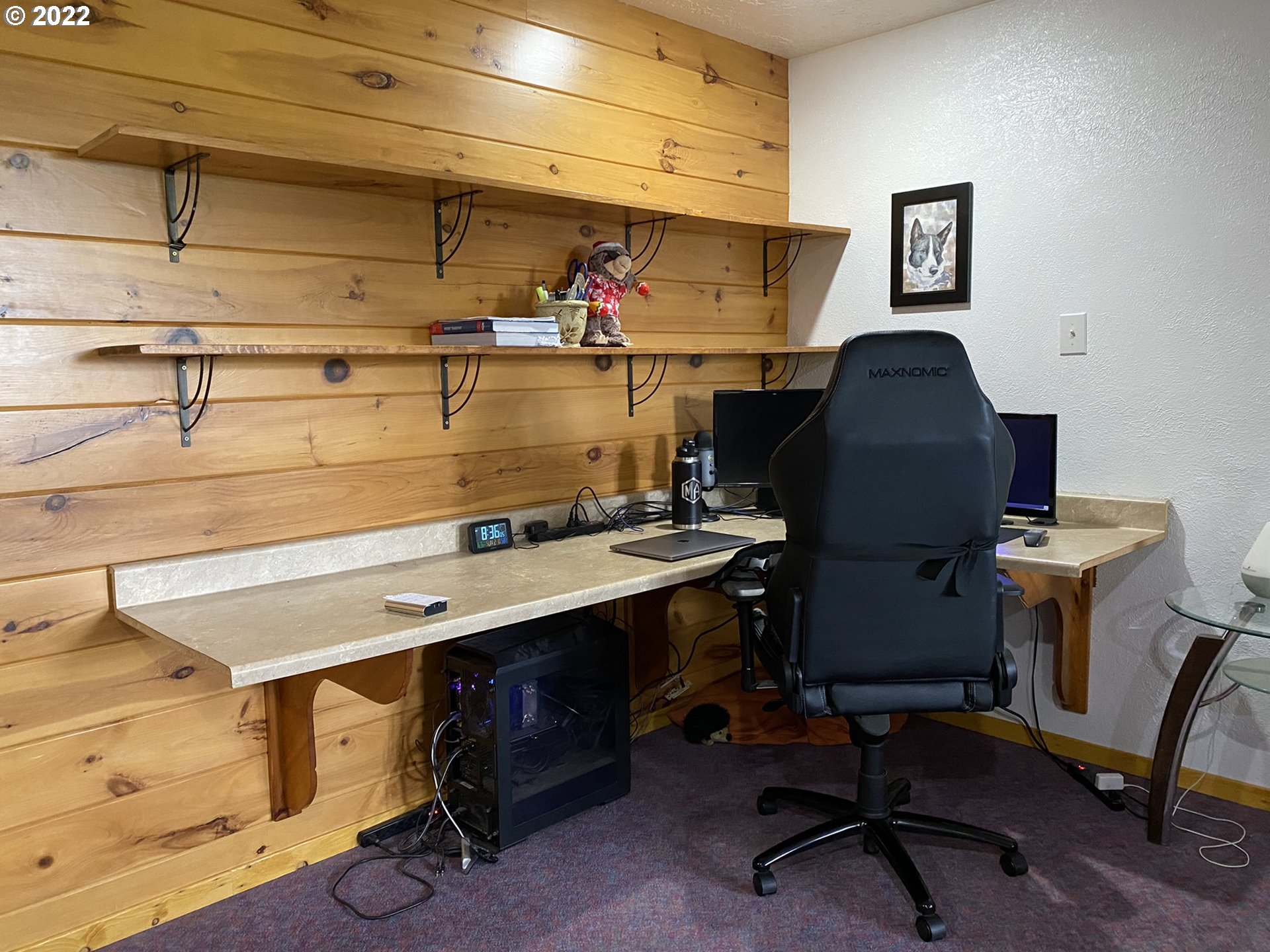 8757 Southeast Alder Ridge Road Damascus, OR 97089 - Photo 20 of 25 a view of a workspace with furniture