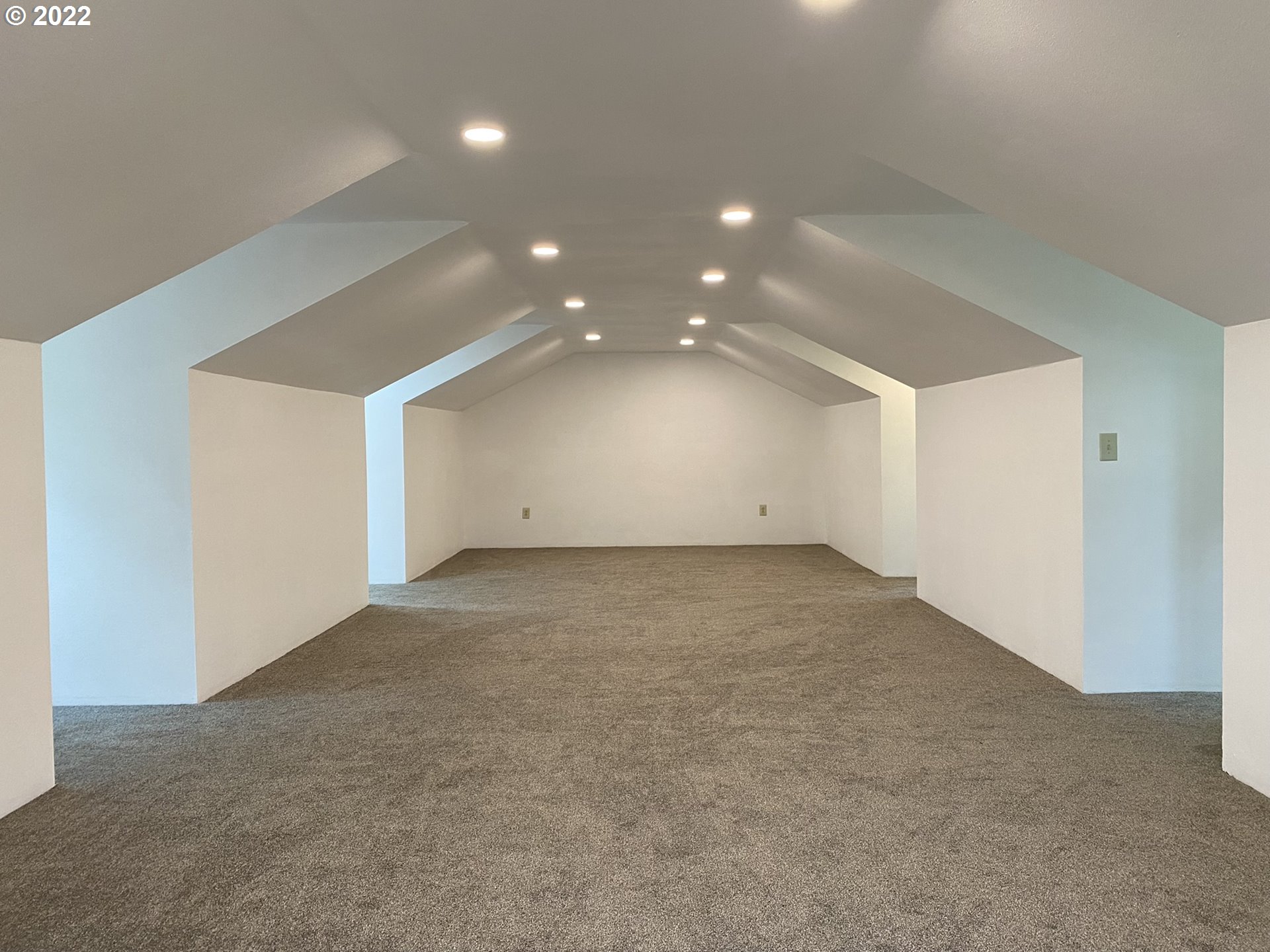 8757 Southeast Alder Ridge Road Damascus, OR 97089 - Photo 23 of 25 a view of an empty room