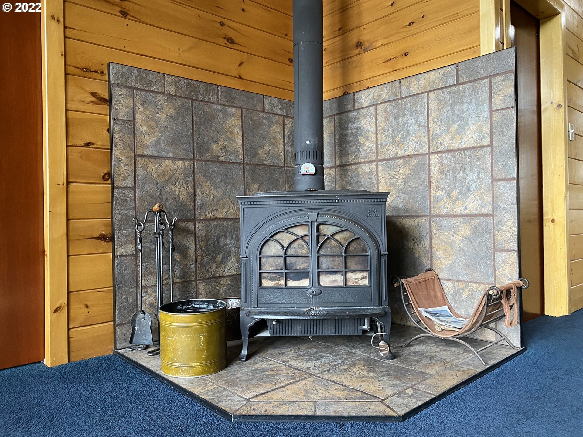 8757 Southeast Alder Ridge Road Damascus, OR 97089 - Photo 6 of 25 a view of front door of house