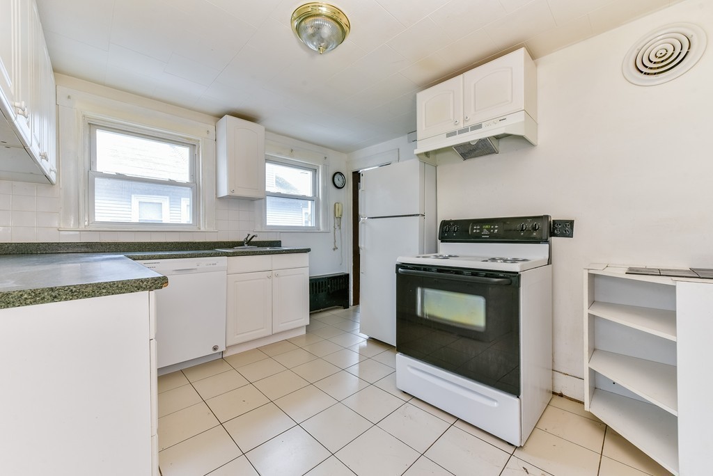 24 Vesey Road Randolph, MA 02368 - Photo 3 of 27 Gallery Image 3