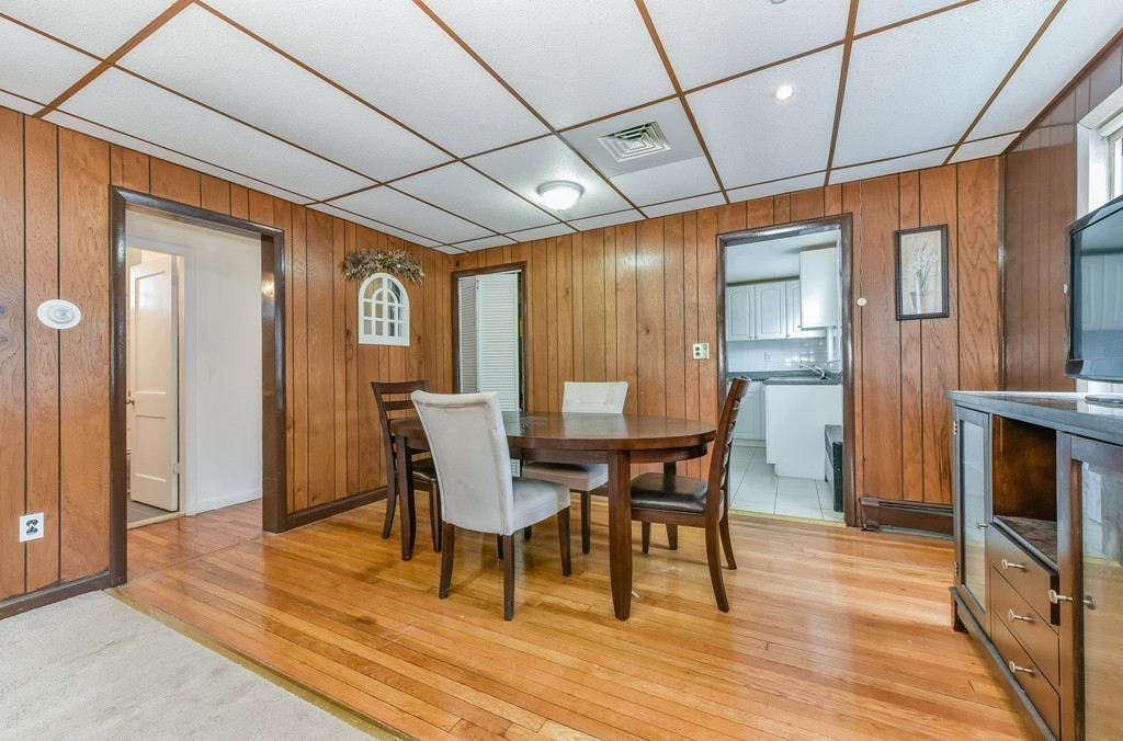 24 Vesey Road Randolph, MA 02368 - Photo 5 of 27 Gallery Image 5