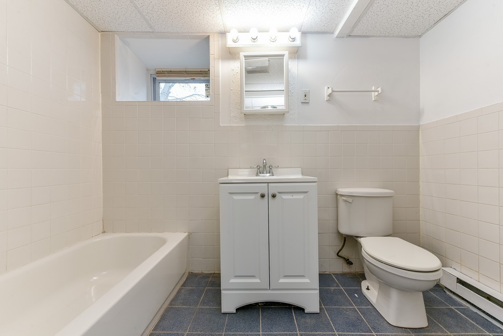 24 Vesey Road Randolph, MA 02368 - Photo 8 of 27 Gallery Image 8