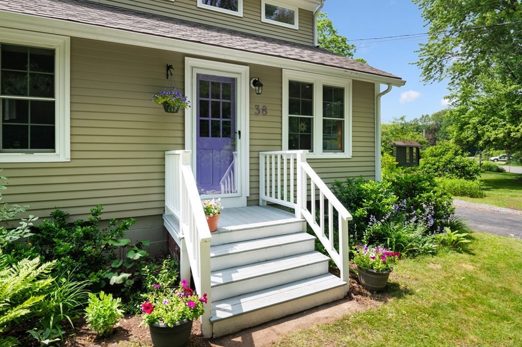 38 Cottage Road Newbury, MA 01951 - Photo 3 of 35 Gallery Image 3