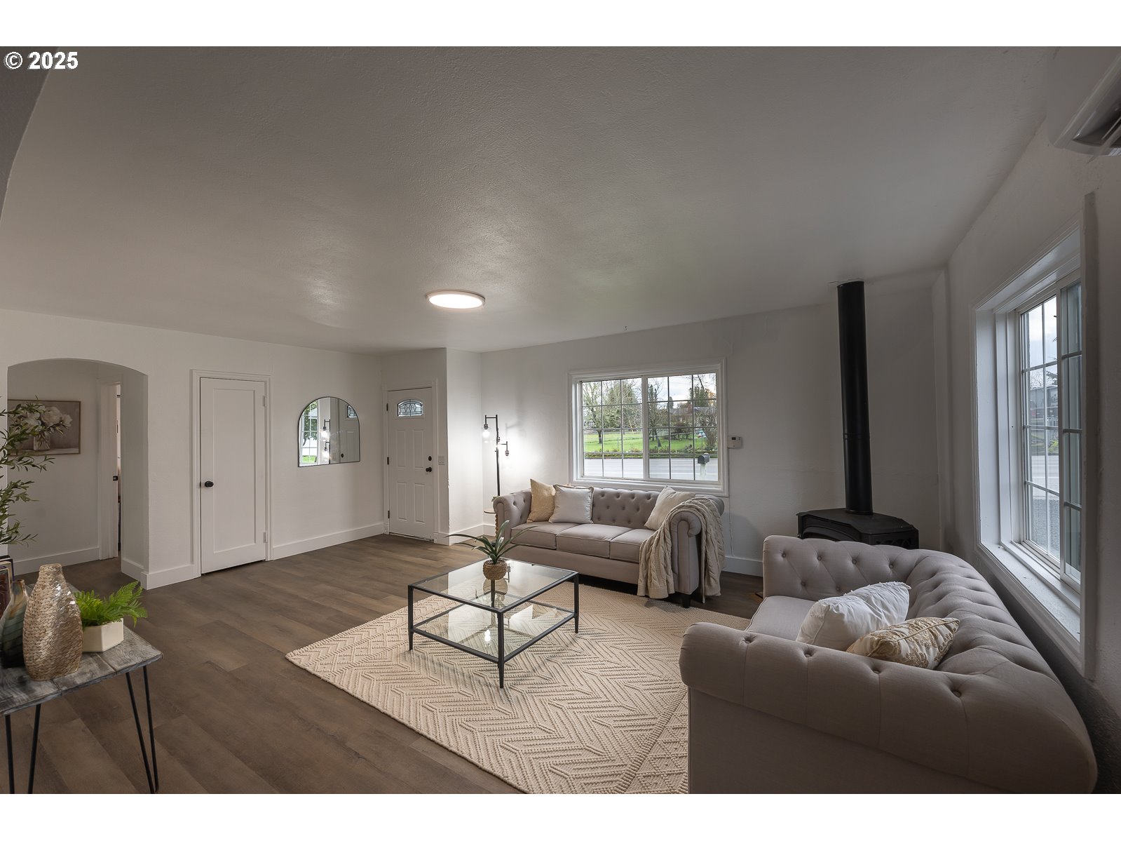 445 Southwest Mill Street Sheridan, OR 97378 - Photo 16 of 38 a living room with furniture and a large window