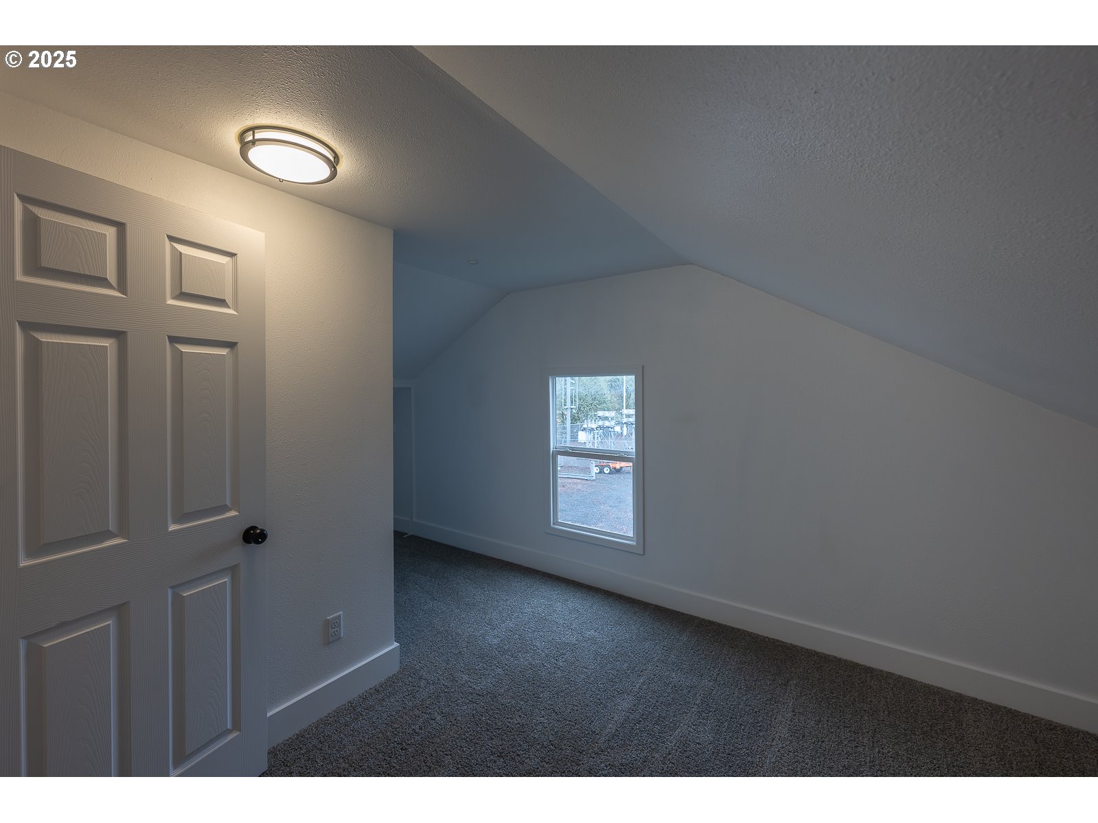 445 Southwest Mill Street Sheridan, OR 97378 - Photo 29 of 38 a view of an empty room and window